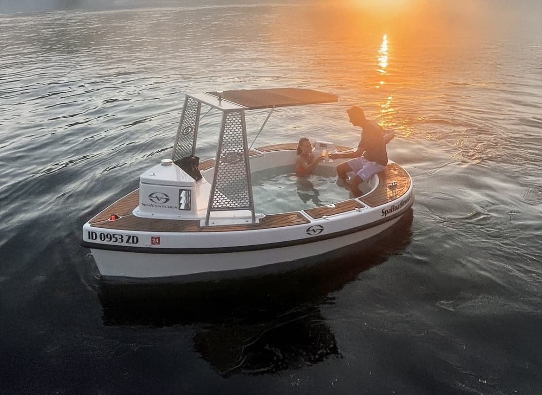 Hot Tub Boat Rental